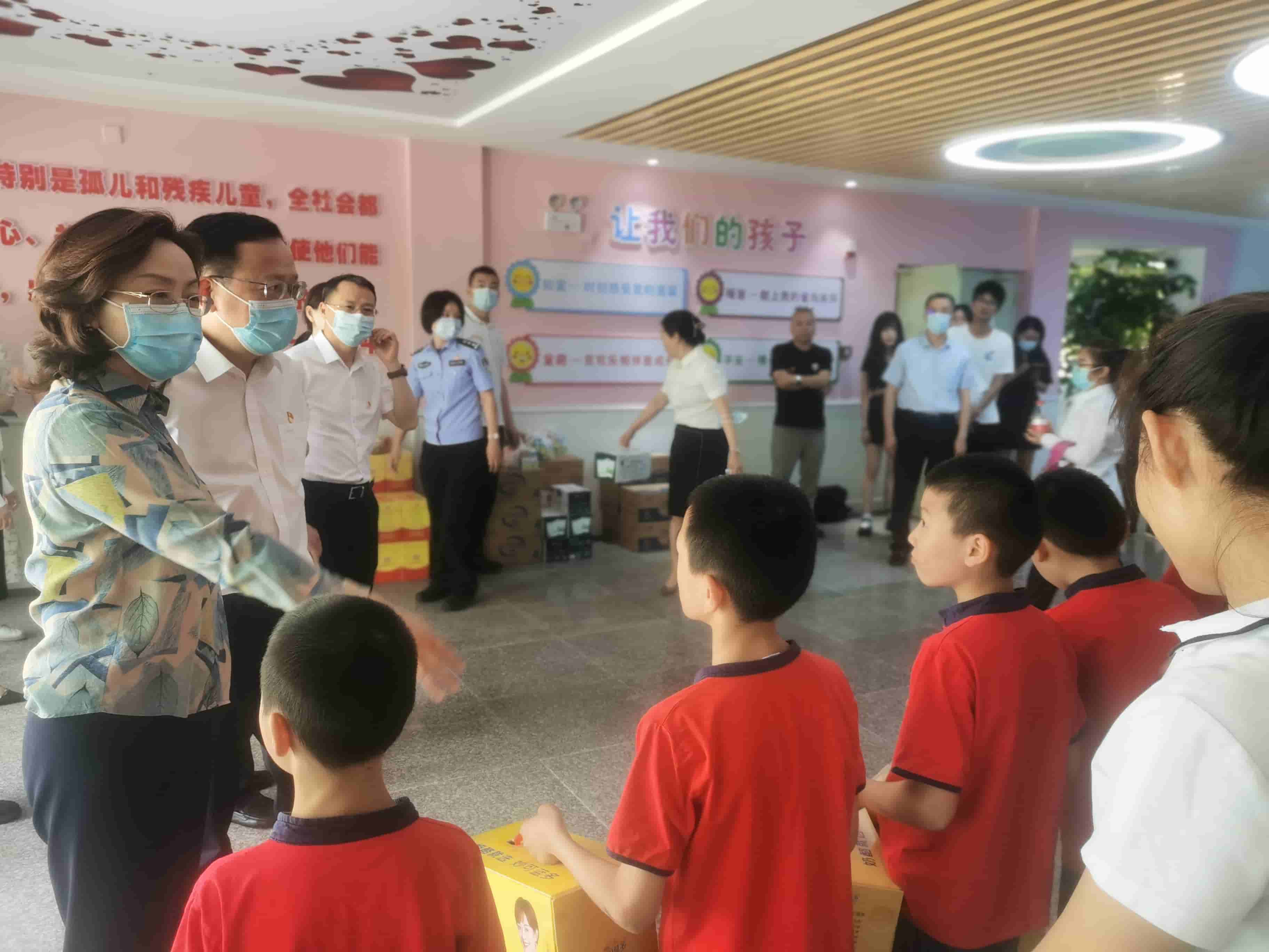 绵阳市儿童福利院孩子们度过备受关怀的“六•一”儿童节